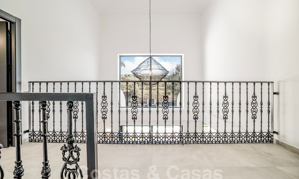 Villa méditerranéenne de luxe à vendre avec une touche de modernisme à Benahavis - Marbella 53091
