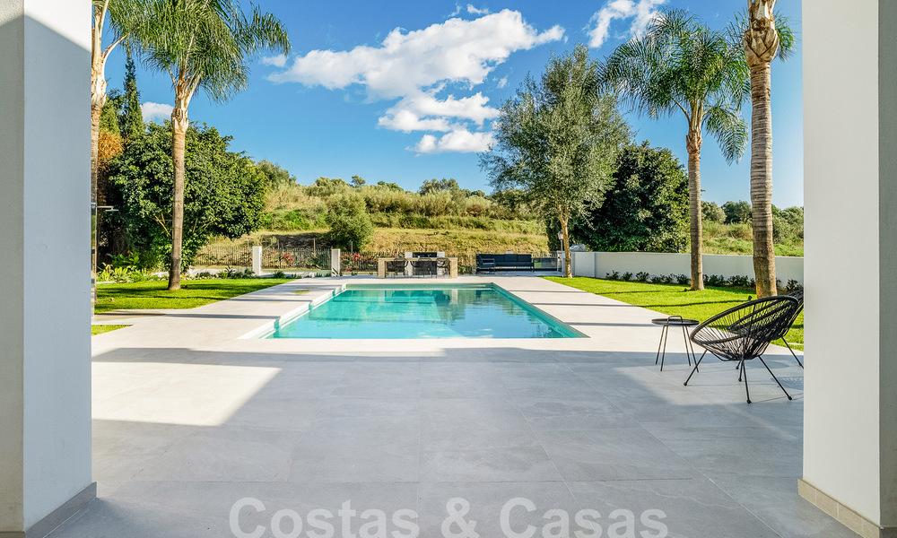 Villa méditerranéenne de luxe à vendre avec une touche de modernisme à Benahavis - Marbella 53108