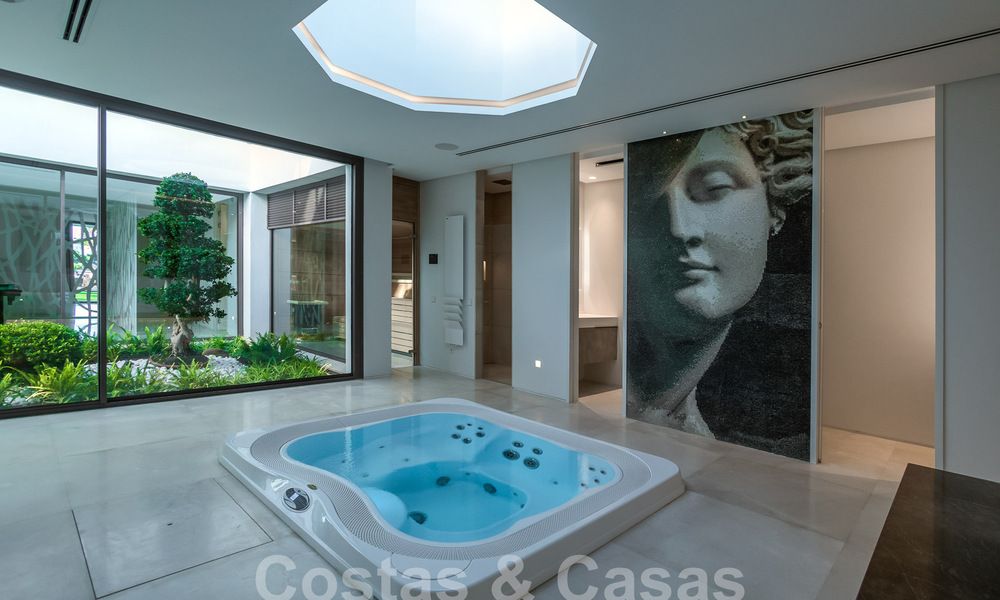 Villa de luxe neuve et moderne de 6 chambres à coucher, prête à être emménagée, avec vue sur la mer, à La Quinta, Marbella - Benahavis 54299