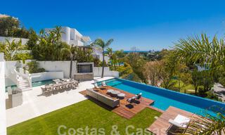 Villa de luxe neuve et moderne de 6 chambres à coucher, prête à être emménagée, avec vue sur la mer, à La Quinta, Marbella - Benahavis 54309 