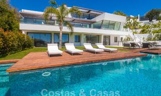 Villa de luxe neuve et moderne de 6 chambres à coucher, prête à être emménagée, avec vue sur la mer, à La Quinta, Marbella - Benahavis 54310 