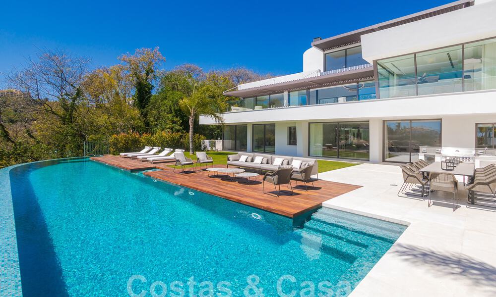 Villa de luxe neuve et moderne de 6 chambres à coucher, prête à être emménagée, avec vue sur la mer, à La Quinta, Marbella - Benahavis 54312