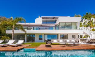 Villa de luxe neuve et moderne de 6 chambres à coucher, prête à être emménagée, avec vue sur la mer, à La Quinta, Marbella - Benahavis 54314 