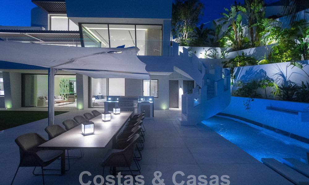 Villa de luxe neuve et moderne de 6 chambres à coucher, prête à être emménagée, avec vue sur la mer, à La Quinta, Marbella - Benahavis 54320