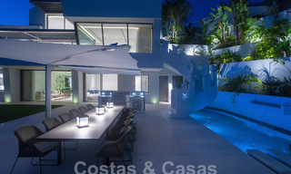 Villa de luxe neuve et moderne de 6 chambres à coucher, prête à être emménagée, avec vue sur la mer, à La Quinta, Marbella - Benahavis 54320 