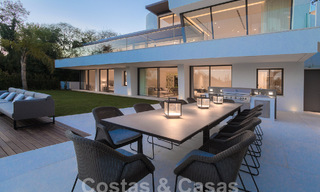 Villa de luxe neuve et moderne de 6 chambres à coucher, prête à être emménagée, avec vue sur la mer, à La Quinta, Marbella - Benahavis 54322 
