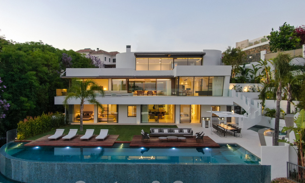 Villa de luxe neuve et moderne de 6 chambres à coucher, prête à être emménagée, avec vue sur la mer, à La Quinta, Marbella - Benahavis 54323