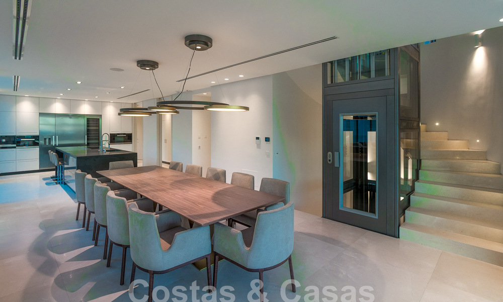 Villa de luxe neuve et moderne de 6 chambres à coucher, prête à être emménagée, avec vue sur la mer, à La Quinta, Marbella - Benahavis 54327