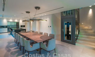 Villa de luxe neuve et moderne de 6 chambres à coucher, prête à être emménagée, avec vue sur la mer, à La Quinta, Marbella - Benahavis 54327 