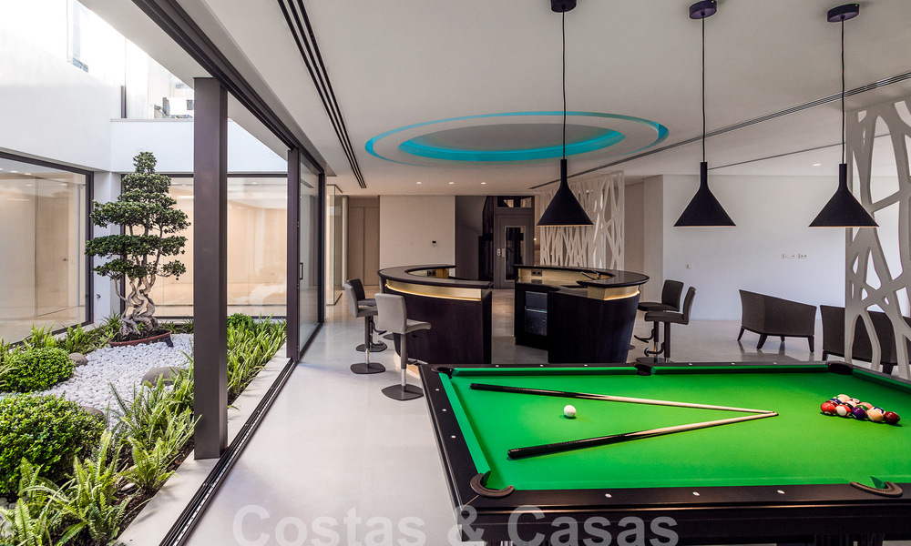 Villa de luxe neuve et moderne de 6 chambres à coucher, prête à être emménagée, avec vue sur la mer, à La Quinta, Marbella - Benahavis 54341