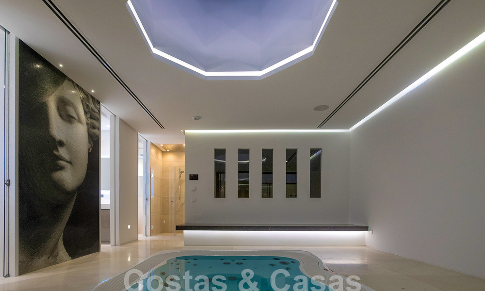 Villa de luxe neuve et moderne de 6 chambres à coucher, prête à être emménagée, avec vue sur la mer, à La Quinta, Marbella - Benahavis 54345