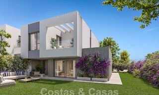 Maisons de ville neuves et économes en énergie à vendre, à deux pas de la plage à Elviria, à l'est du centre de Marbella 53160 