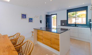 Superbe villa de plage moderne et méditerranéenne à vendre avec vue frontale sur la mer, en première ligne de plage à Mijas, Costa del Sol 54569 