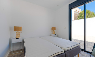 Superbe villa de plage moderne et méditerranéenne à vendre avec vue frontale sur la mer, en première ligne de plage à Mijas, Costa del Sol 54588 