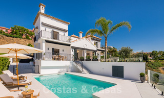Prestigieuse villa espagnole de luxe à vendre avec une vue magnifique sur les collines de La Quinta, Benahavis - Marbella 54725 