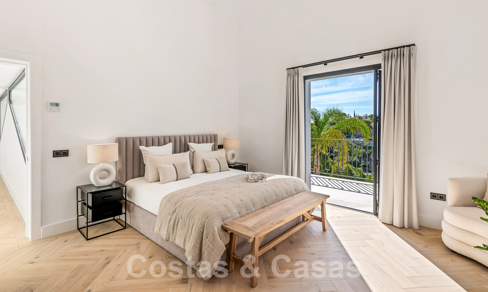 Prestigieuse villa espagnole de luxe à vendre avec une vue magnifique sur les collines de La Quinta, Benahavis - Marbella 54730