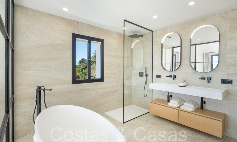 Prestigieuse villa espagnole de luxe à vendre avec une vue magnifique sur les collines de La Quinta, Benahavis - Marbella 64935