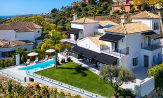 Prestigieuse villa espagnole de luxe à vendre avec une vue magnifique sur les collines de La Quinta, Benahavis - Marbella 64939 
