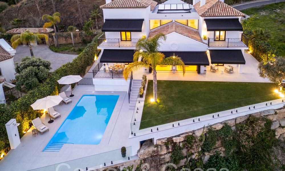 Prestigieuse villa espagnole de luxe à vendre avec une vue magnifique sur les collines de La Quinta, Benahavis - Marbella 64945