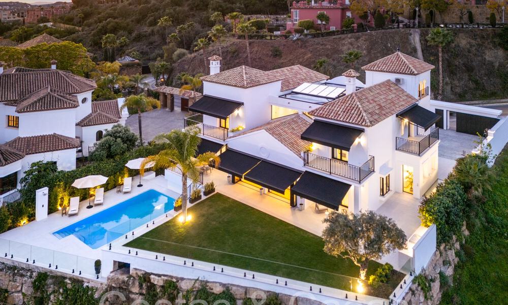 Prestigieuse villa espagnole de luxe à vendre avec une vue magnifique sur les collines de La Quinta, Benahavis - Marbella 64946