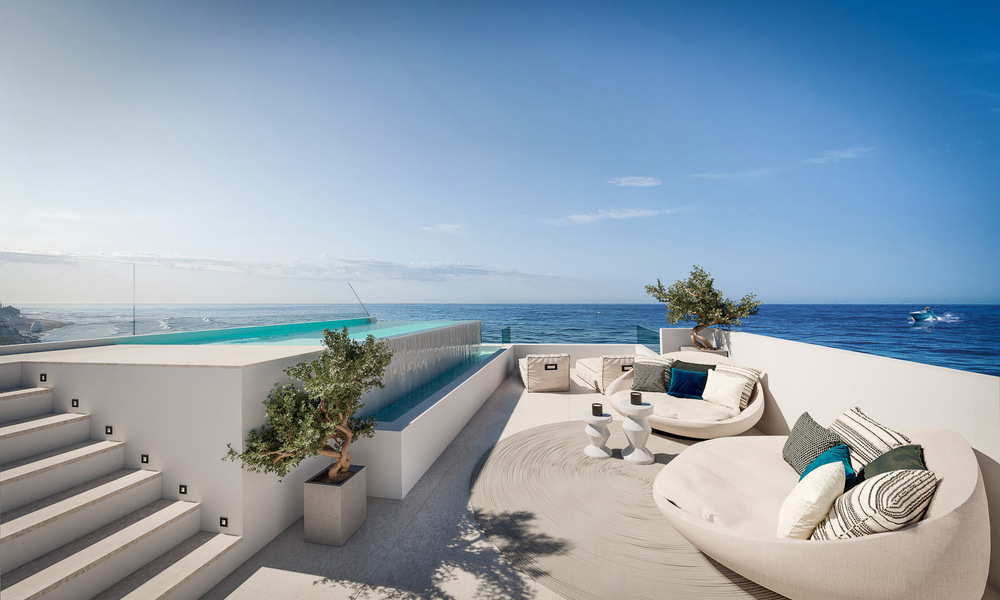 Développement exclusif avec 4 villas de luxe jumelées à vendre, en front de mer, à l'est de Marbella. Enorme remise pour la dernière villa ! 53342