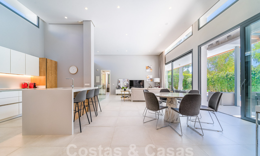 Villa individuelle de luxe à vendre dans un complexe de villas protégées au cœur du nouveau Golden Mile entre Marbella et Estepona 53832