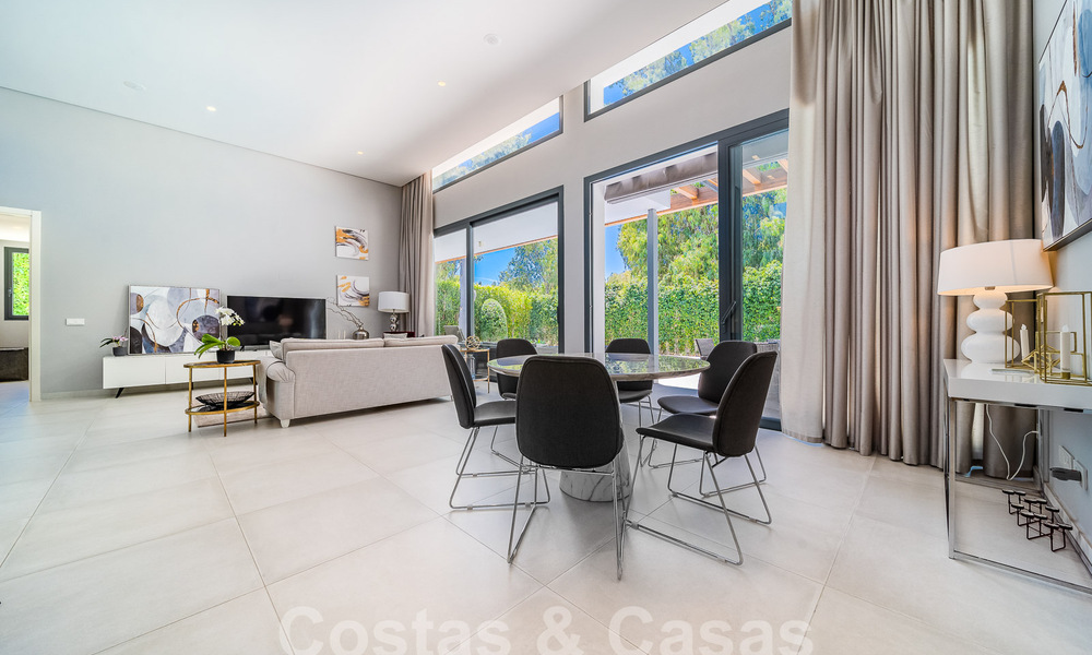 Villa individuelle de luxe à vendre dans un complexe de villas protégées au cœur du nouveau Golden Mile entre Marbella et Estepona 53841