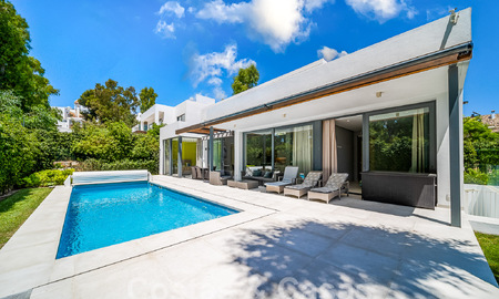 Villa individuelle de luxe à vendre dans un complexe de villas protégées au cœur du nouveau Golden Mile entre Marbella et Estepona 53843