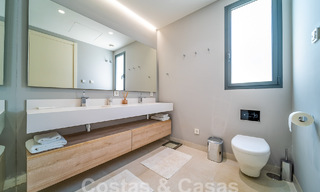 Villa individuelle de luxe à vendre dans un complexe de villas protégées au cœur du nouveau Golden Mile entre Marbella et Estepona 53844 