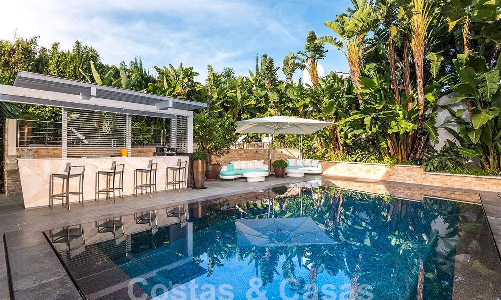 Spacieuse villa de luxe au style architectural moderne et méditerranéen à vendre dans le prestigieux quartier balnéaire de Los Monteros, Marbella Est 54593