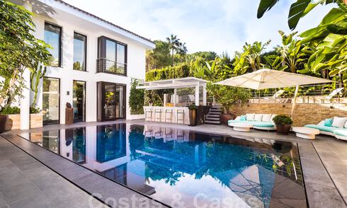 Spacieuse villa de luxe au style architectural moderne et méditerranéen à vendre dans le prestigieux quartier balnéaire de Los Monteros, Marbella Est 54595