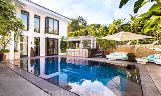 Spacieuse villa de luxe au style architectural moderne et méditerranéen à vendre dans le prestigieux quartier balnéaire de Los Monteros, Marbella Est 54595 