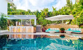 Spacieuse villa de luxe au style architectural moderne et méditerranéen à vendre dans le prestigieux quartier balnéaire de Los Monteros, Marbella Est 54598 