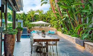 Spacieuse villa de luxe au style architectural moderne et méditerranéen à vendre dans le prestigieux quartier balnéaire de Los Monteros, Marbella Est 54599 