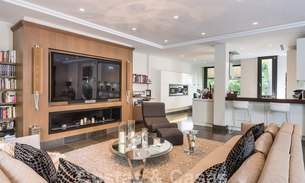 Spacieuse villa de luxe au style architectural moderne et méditerranéen à vendre dans le prestigieux quartier balnéaire de Los Monteros, Marbella Est 54604