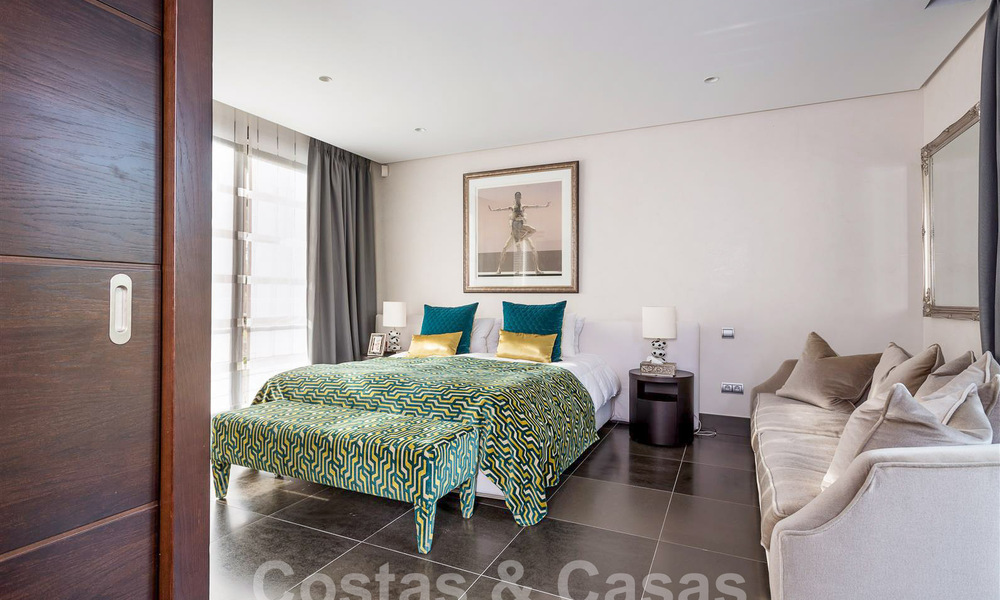 Spacieuse villa de luxe au style architectural moderne et méditerranéen à vendre dans le prestigieux quartier balnéaire de Los Monteros, Marbella Est 54612