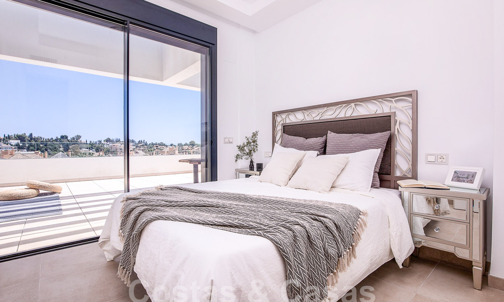 Penthouse duplex contemporain à vendre avec piscine privée, sur le nouveau Golden Mile entre Marbella et Estepona 53601