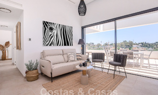 Penthouse duplex contemporain à vendre avec piscine privée, sur le nouveau Golden Mile entre Marbella et Estepona 53605 