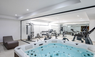 Penthouse duplex contemporain à vendre avec piscine privée, sur le nouveau Golden Mile entre Marbella et Estepona 53608 