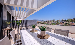 Penthouse duplex contemporain à vendre avec piscine privée, sur le nouveau Golden Mile entre Marbella et Estepona 53611 