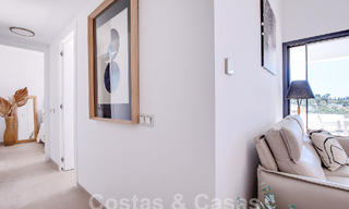 Penthouse duplex contemporain à vendre avec piscine privée, sur le nouveau Golden Mile entre Marbella et Estepona 53614 