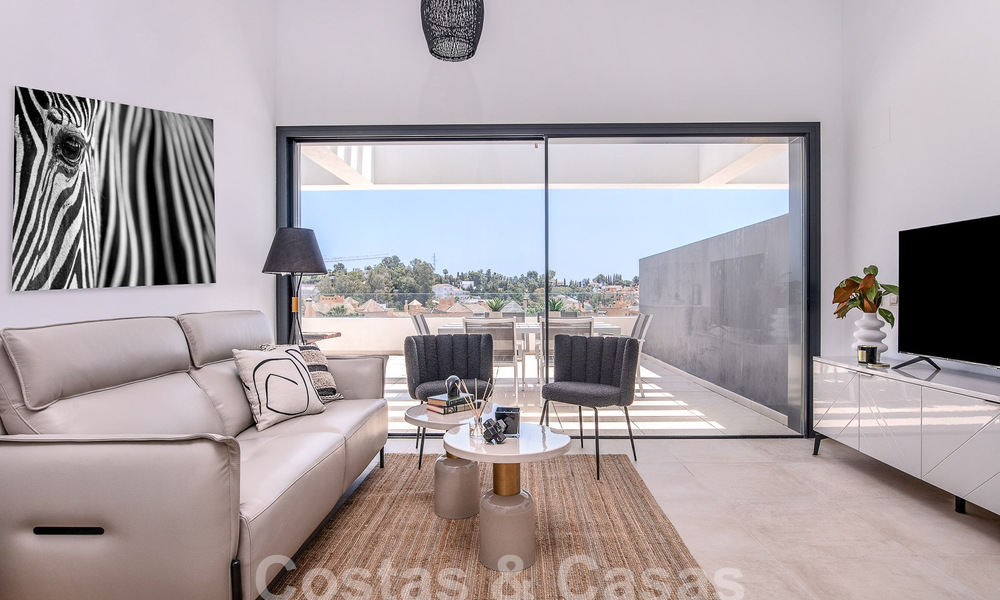 Penthouse duplex contemporain à vendre avec piscine privée, sur le nouveau Golden Mile entre Marbella et Estepona 53623
