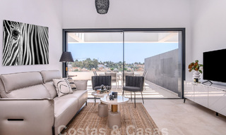 Penthouse duplex contemporain à vendre avec piscine privée, sur le nouveau Golden Mile entre Marbella et Estepona 53623 