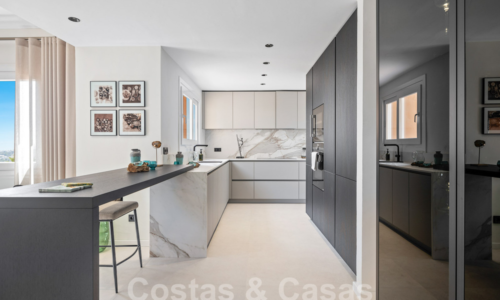 Luxueux penthouse en duplex avec vue imprenable sur la mer à vendre dans la vallée du golf de Nueva Andalucia, Marbella 54620