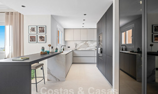 Luxueux penthouse en duplex avec vue imprenable sur la mer à vendre dans la vallée du golf de Nueva Andalucia, Marbella 54620 