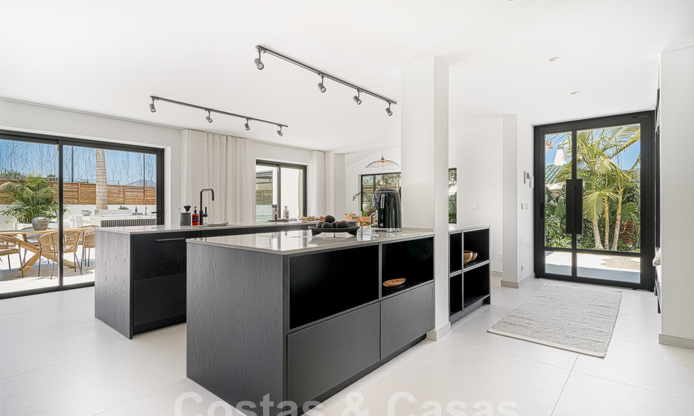 Villa méditerranéenne de luxe à vendre avec vue sur la montagne La Concha, entourée des terrains de golf de la vallée de Nueva Andalucia, Marbella 54876