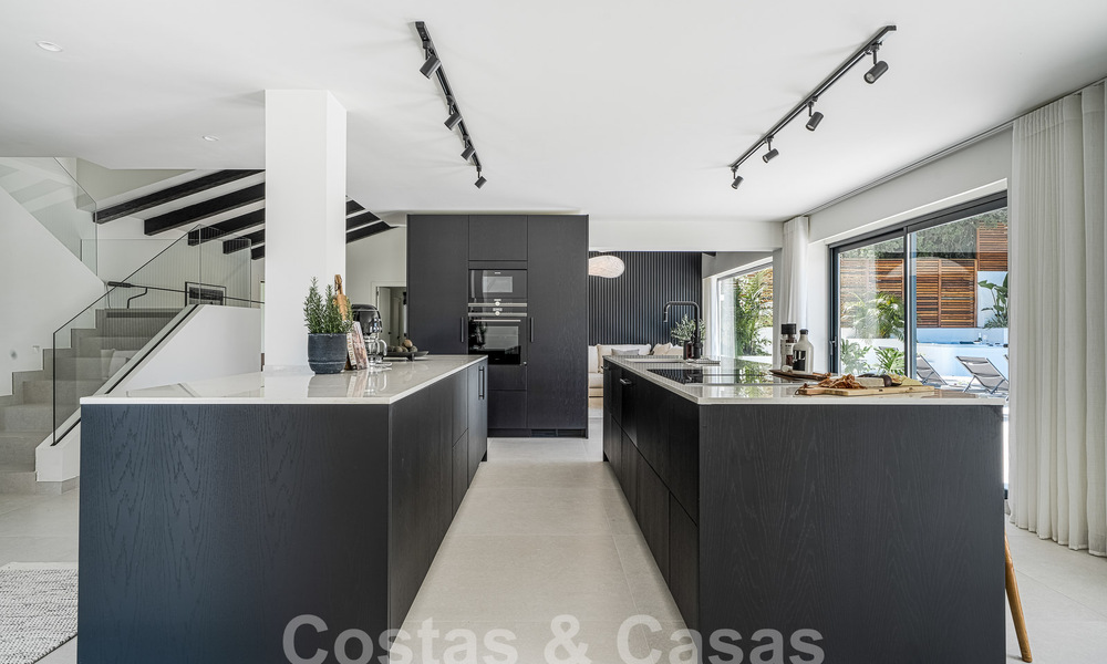 Villa méditerranéenne de luxe à vendre avec vue sur la montagne La Concha, entourée des terrains de golf de la vallée de Nueva Andalucia, Marbella 54877