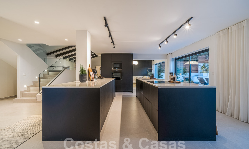 Villa méditerranéenne de luxe à vendre avec vue sur la montagne La Concha, entourée des terrains de golf de la vallée de Nueva Andalucia, Marbella 54889