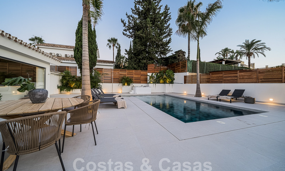 Villa méditerranéenne de luxe à vendre avec vue sur la montagne La Concha, entourée des terrains de golf de la vallée de Nueva Andalucia, Marbella 54890