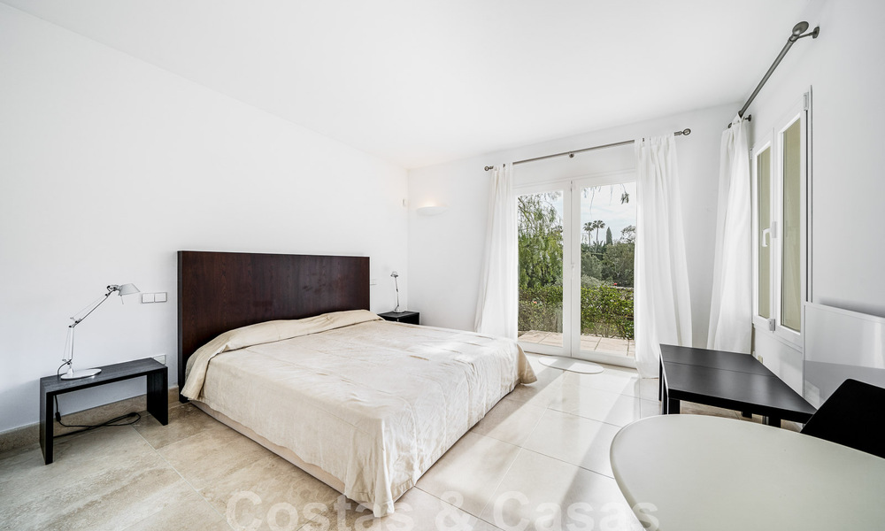 Villa de luxe à vendre dans un style architectural espagnol dans la prestigieuse urbanisation fermée de Cascada de Camojan, Marbella 54830